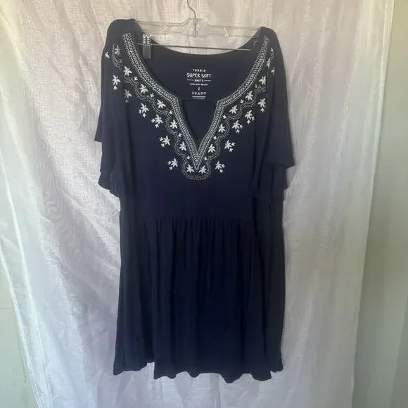 Torrid Size 2 Knit Blue Boho Dress With White Embroidery Midi - Picture 2 of 8